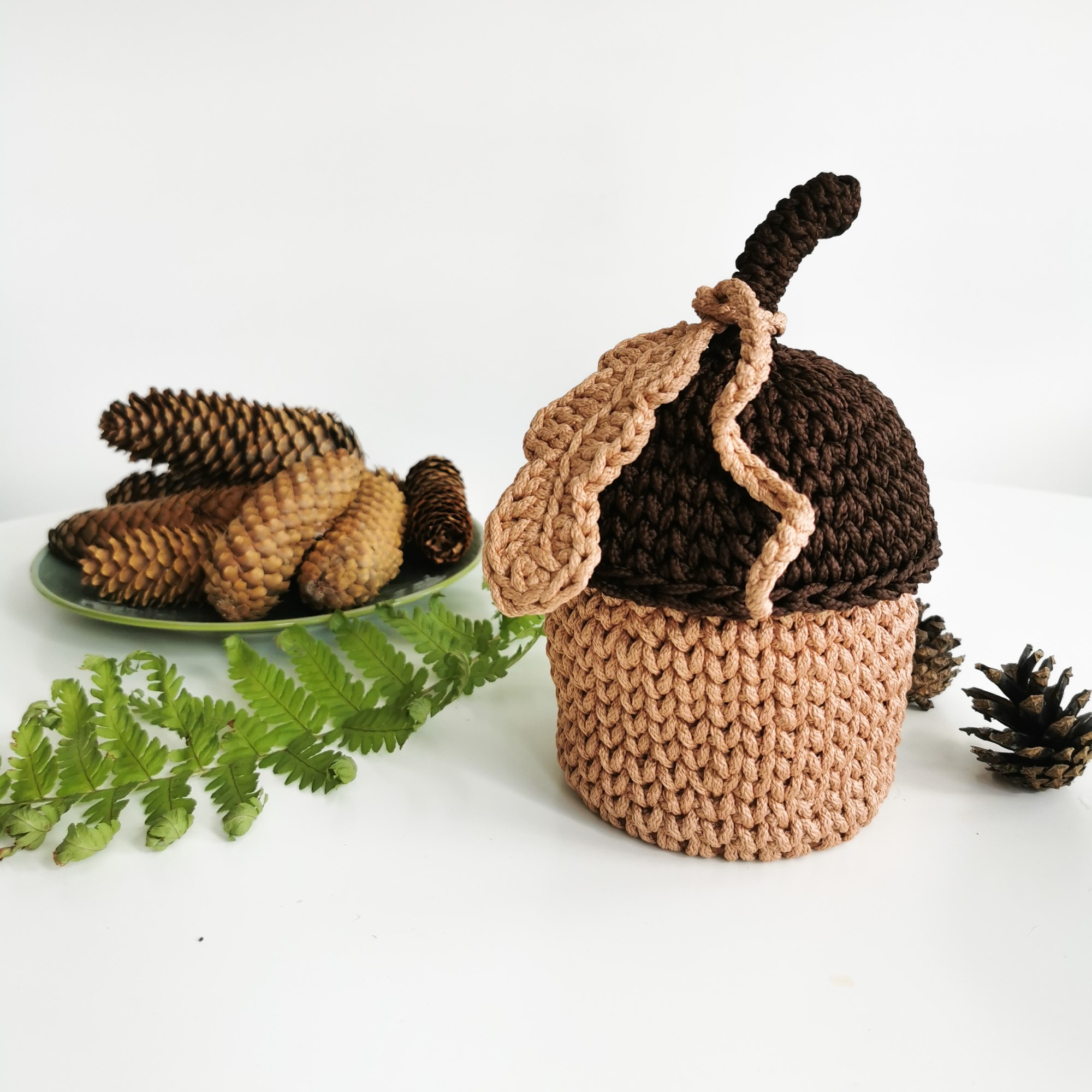 Acorn shaped crocheting basket
